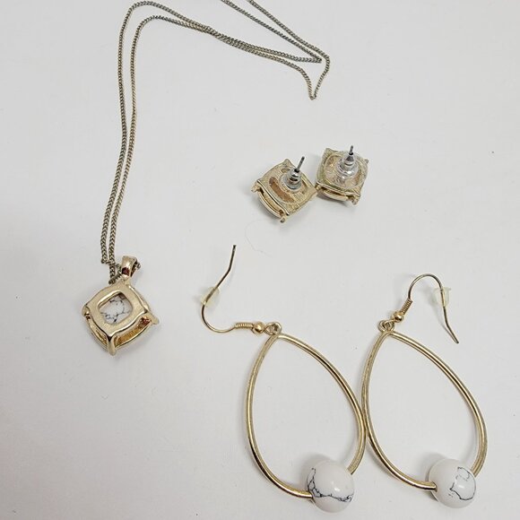 Gold Tone Howlite Necklace Earrings Set Pendant Studs Dangle Mixed - Picture 5 of 5